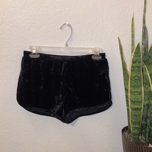 🖤Black velvet shorts 🖤